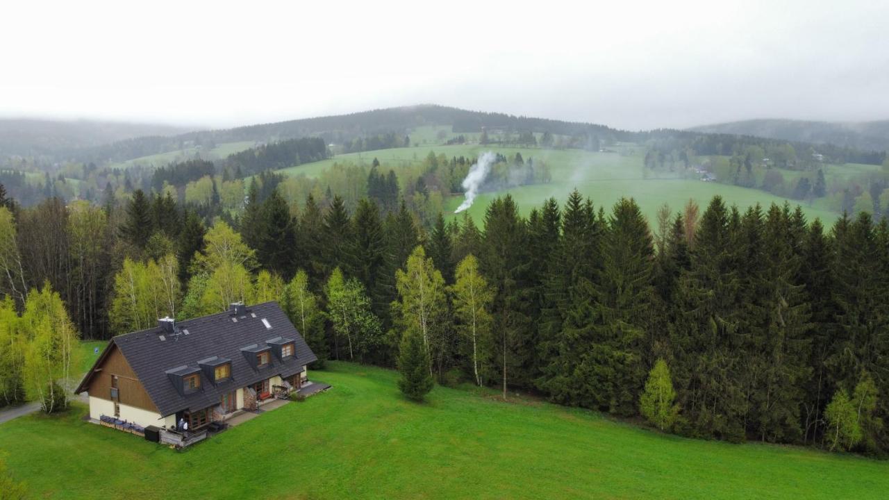 Horsky U Lesa Apartment *